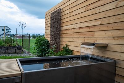 Wasserspiel reinigen? Wir haben neu einen speziellen Beckenentkalker